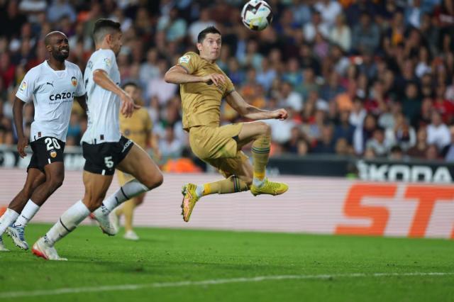 星空体育官方入口-简单比赛踢成莱万绝杀救主，西甲还是考验不了巴萨